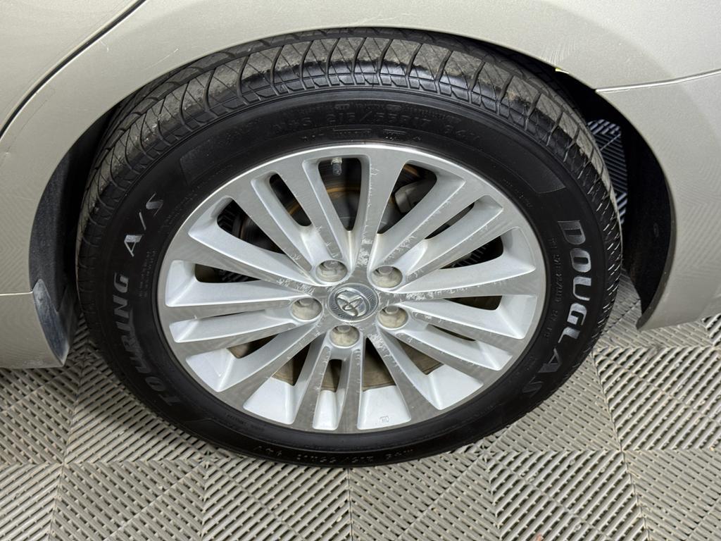 used 2015 Toyota Avalon Hybrid car, priced at $11,950