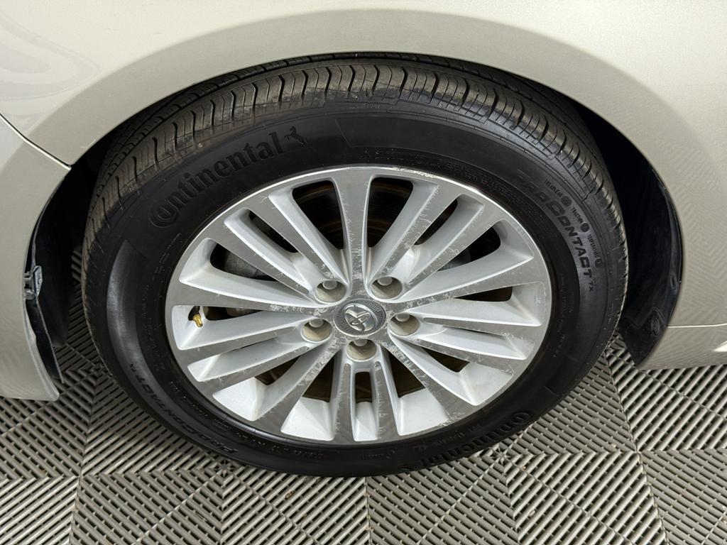 used 2015 Toyota Avalon Hybrid car, priced at $11,950