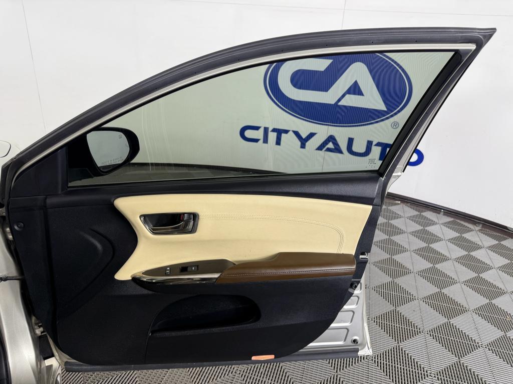 used 2015 Toyota Avalon Hybrid car, priced at $11,950