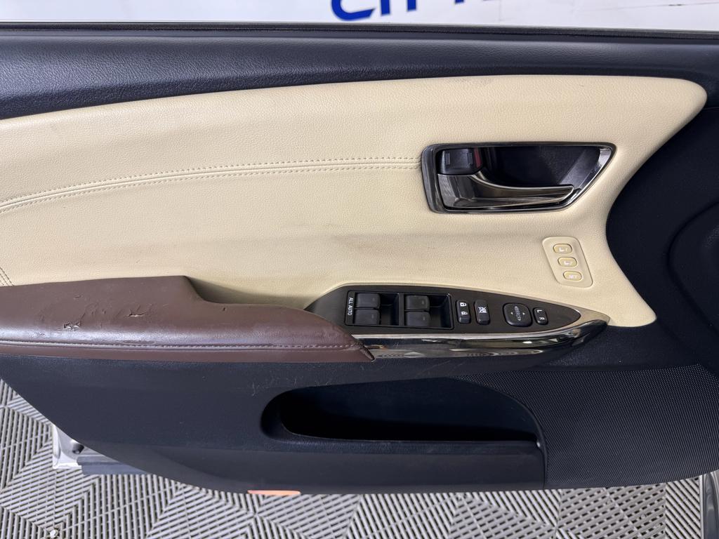 used 2015 Toyota Avalon Hybrid car, priced at $11,950