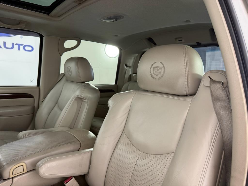 used 2003 Cadillac Escalade EXT car, priced at $9,995