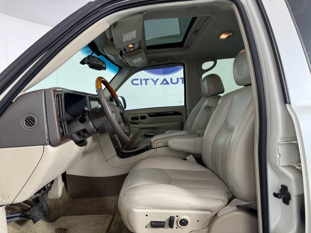 used 2003 Cadillac Escalade EXT car, priced at $9,995