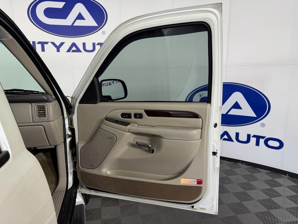 used 2003 Cadillac Escalade EXT car, priced at $9,995