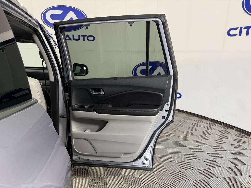 used 2021 Honda Pilot car, priced at $25,020