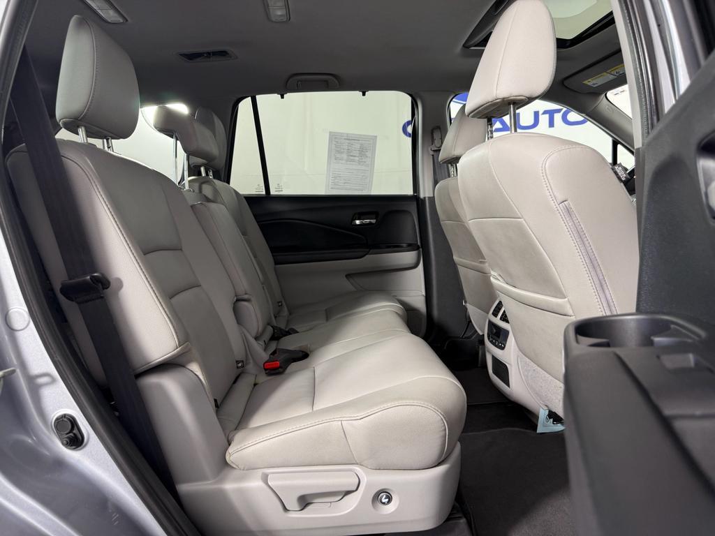 used 2021 Honda Pilot car, priced at $25,020