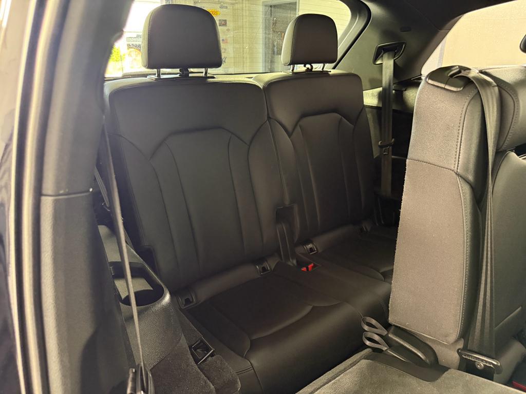 used 2021 Audi Q7 car, priced at $33,500