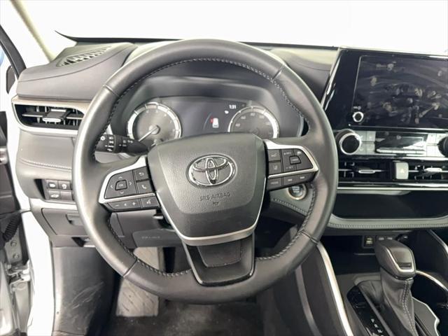 used 2024 Toyota Highlander car, priced at $38,462