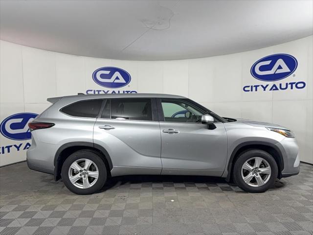 used 2024 Toyota Highlander car, priced at $38,462