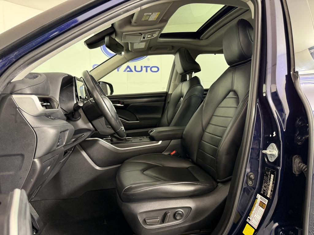 used 2020 Toyota Highlander Hybrid car, priced at $27,247