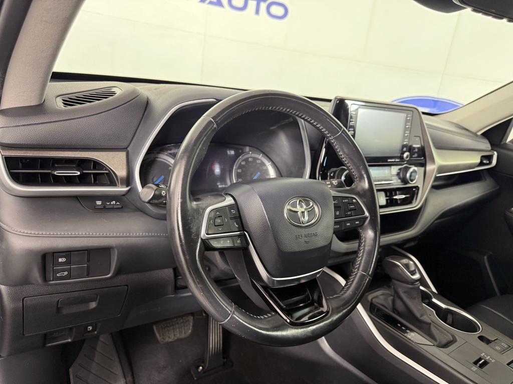 used 2020 Toyota Highlander Hybrid car, priced at $27,247