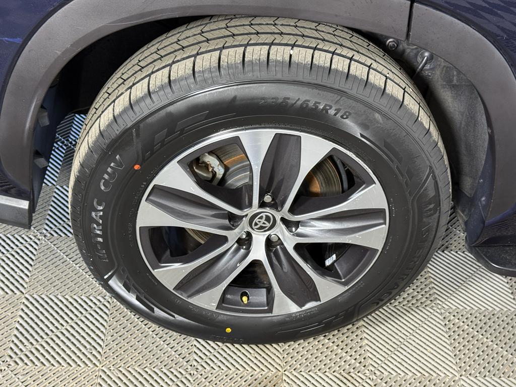 used 2020 Toyota Highlander Hybrid car, priced at $27,247