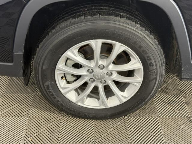 used 2022 Jeep Cherokee car, priced at $25,800