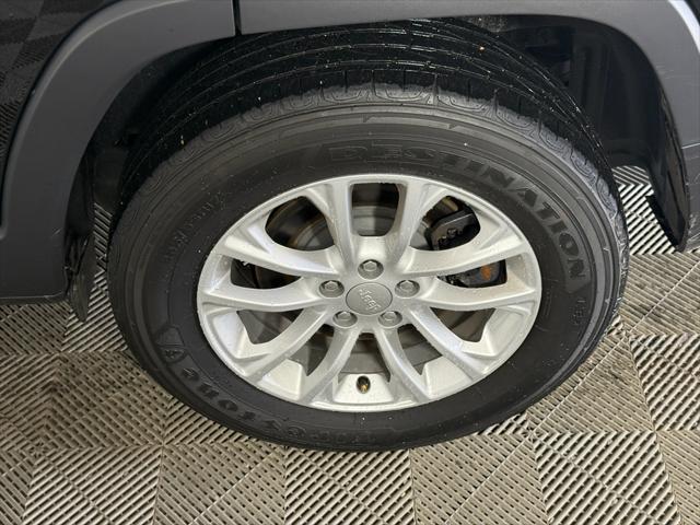 used 2022 Jeep Cherokee car, priced at $25,800