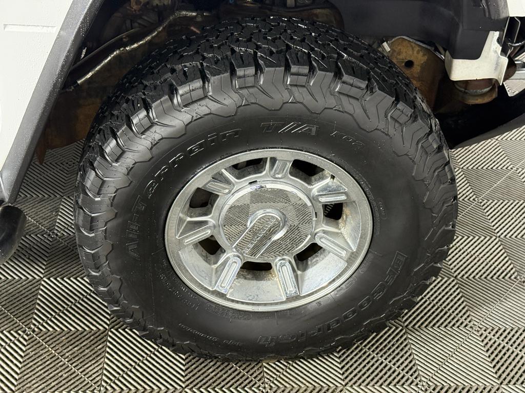 used 2004 Hummer H2 car, priced at $18,995