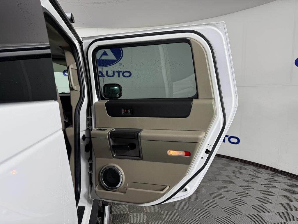 used 2004 Hummer H2 car, priced at $18,995