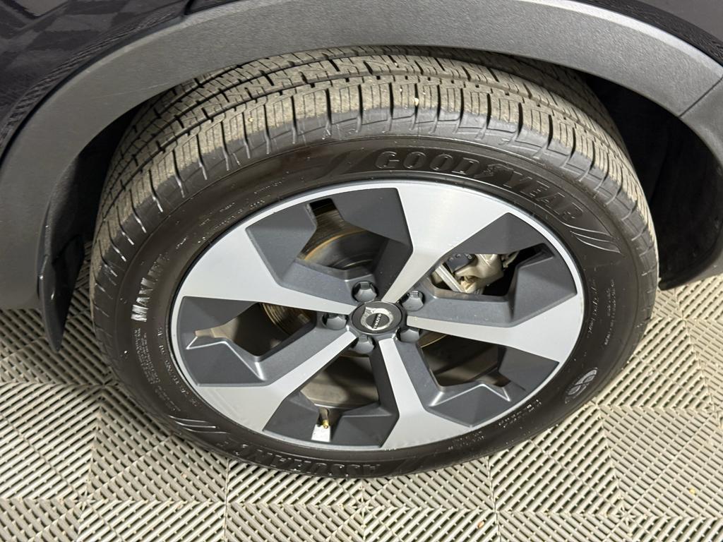 used 2024 Volvo XC40 car, priced at $24,487