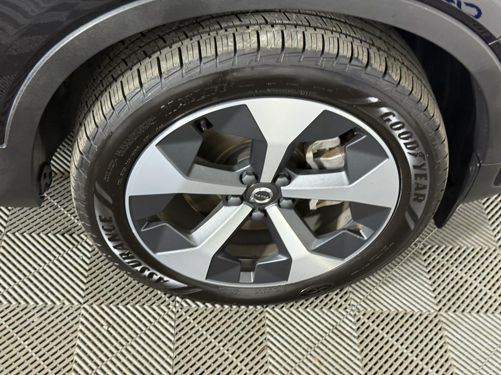 used 2024 Volvo XC40 car, priced at $24,487