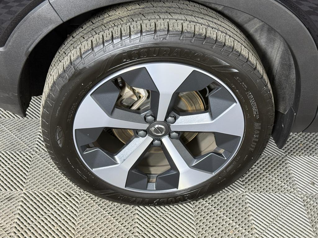 used 2024 Volvo XC40 car, priced at $24,487