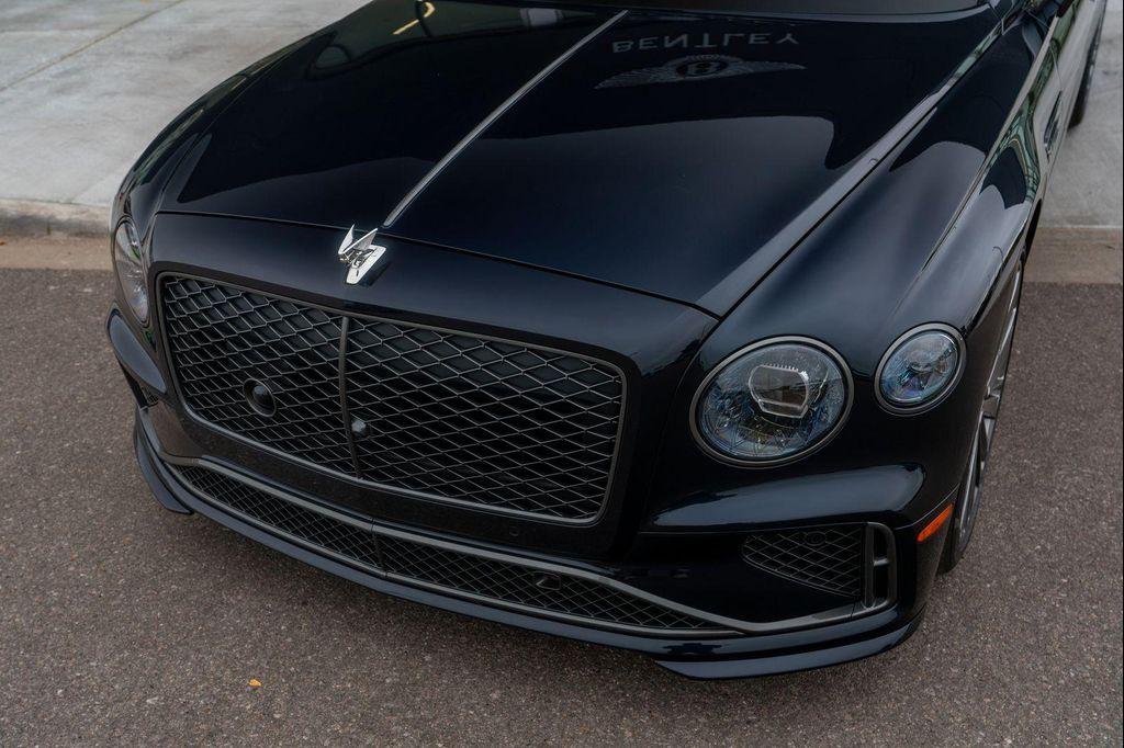 new 2025 Bentley Flying Spur car