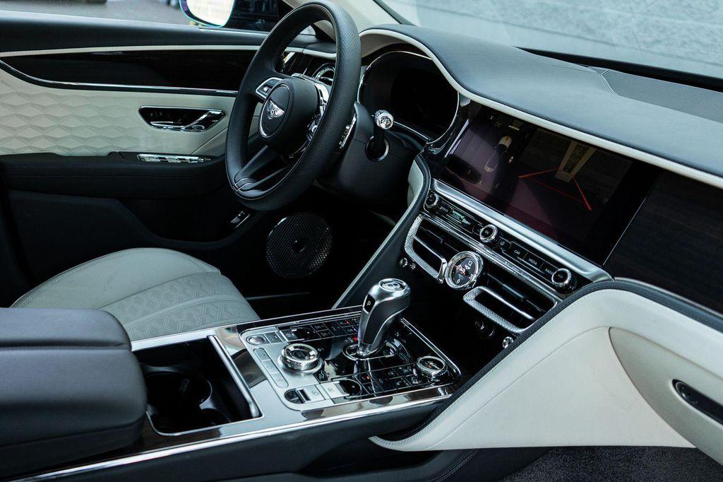 new 2025 Bentley Flying Spur car