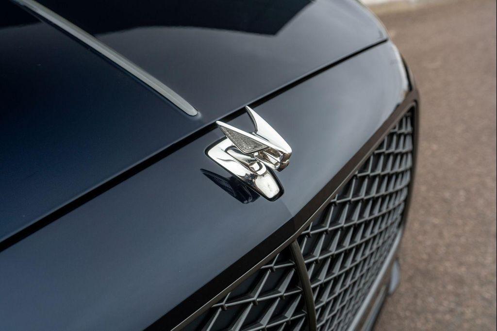 new 2025 Bentley Flying Spur car