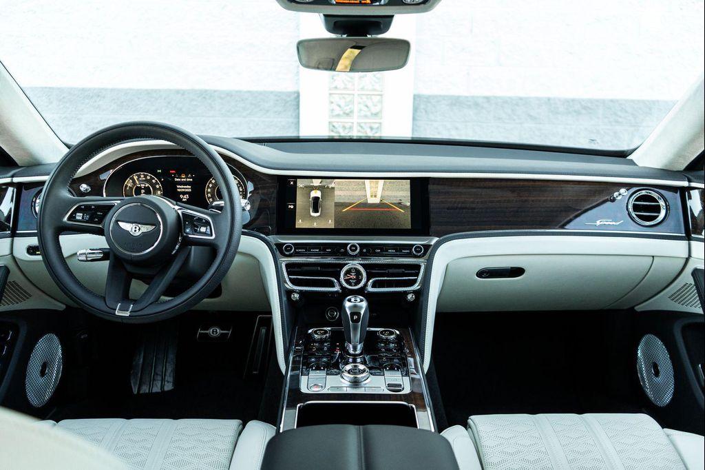 new 2025 Bentley Flying Spur car