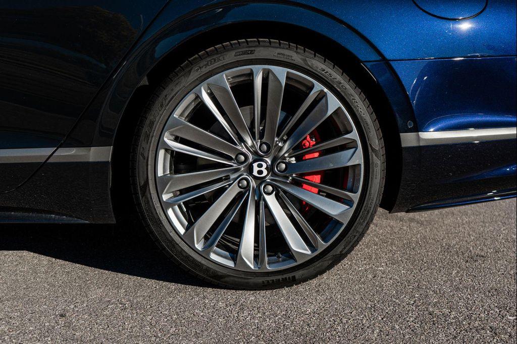 new 2025 Bentley Flying Spur car