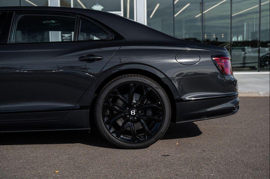 new 2025 Bentley Flying Spur car, priced at $353,095