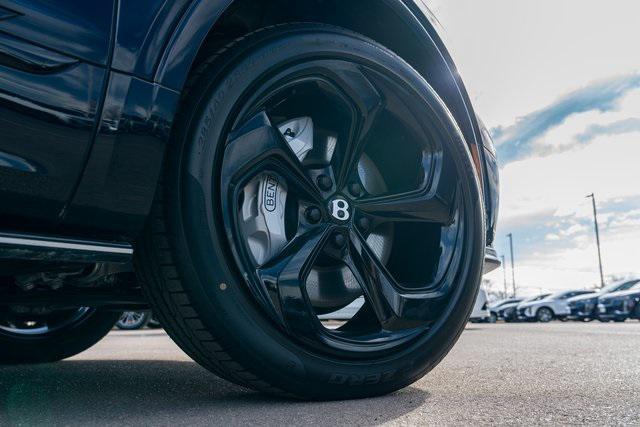 new 2025 Bentley Bentayga car