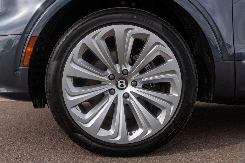 new 2025 Bentley Bentayga car