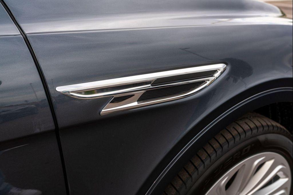 new 2025 Bentley Bentayga car