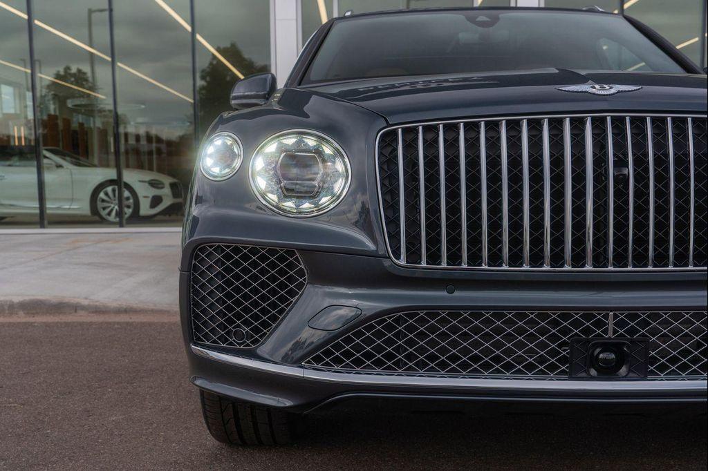 new 2025 Bentley Bentayga car