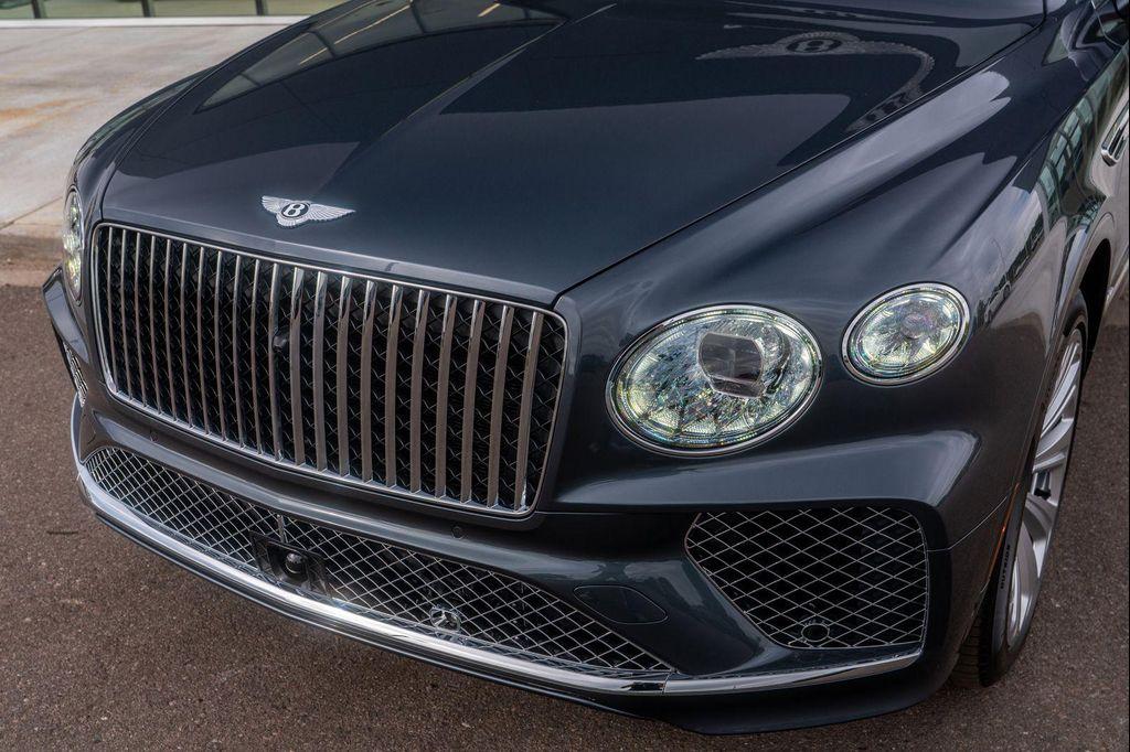 new 2025 Bentley Bentayga car