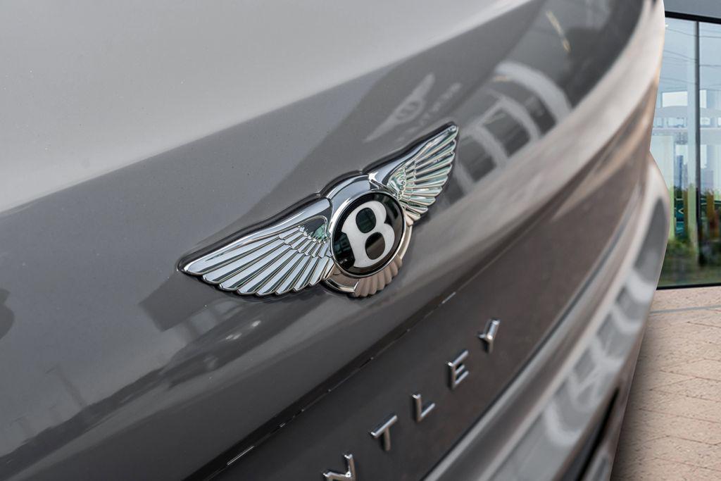 new 2025 Bentley Flying Spur car, priced at $334,400