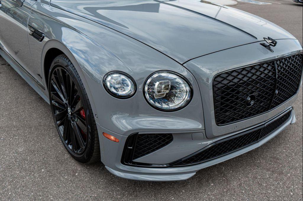 new 2025 Bentley Flying Spur car