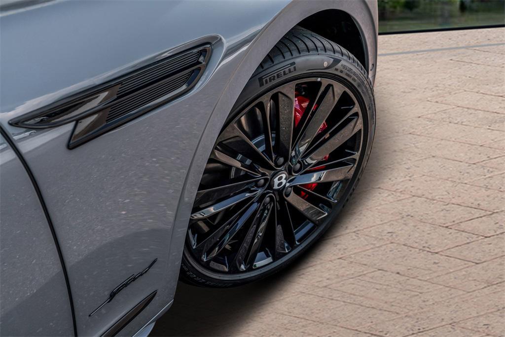new 2025 Bentley Flying Spur car, priced at $334,400