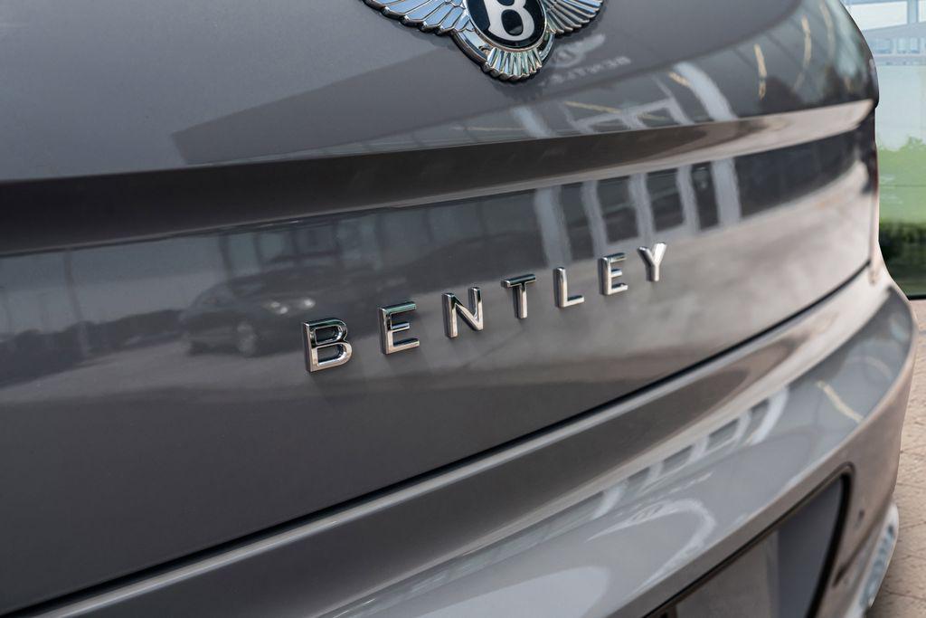 new 2025 Bentley Flying Spur car, priced at $334,400