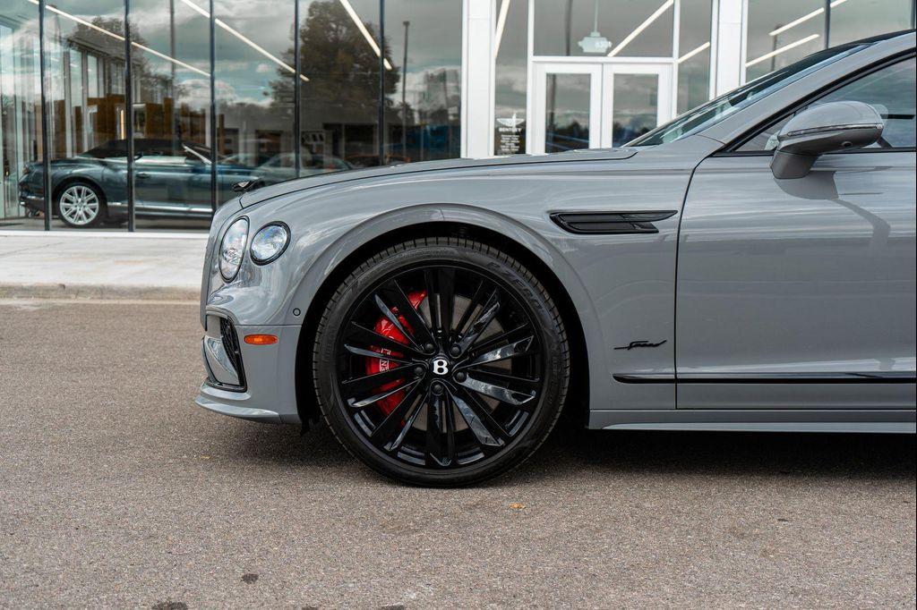 new 2025 Bentley Flying Spur car