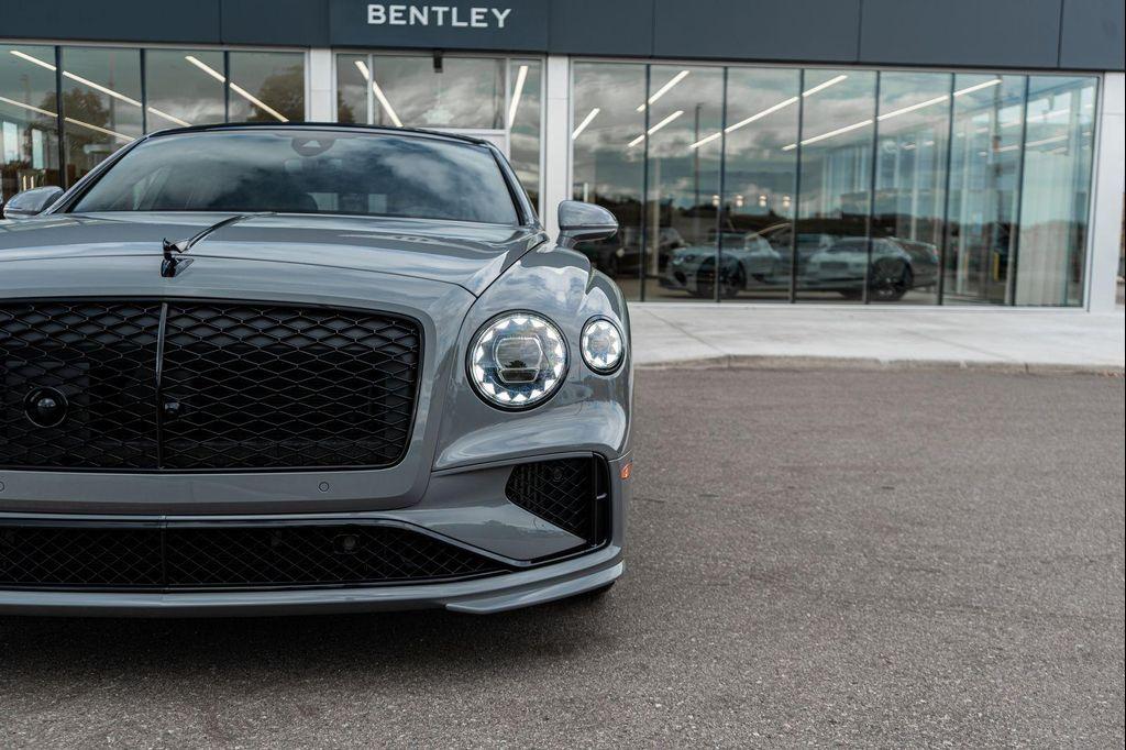 new 2025 Bentley Flying Spur car