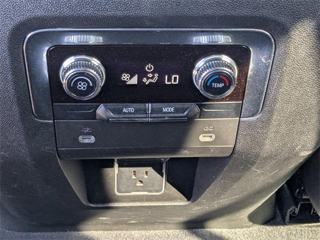 used 2023 GMC Yukon XL car, priced at $45,996