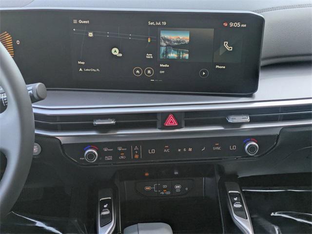 new 2025 Kia Sorento car, priced at $34,306