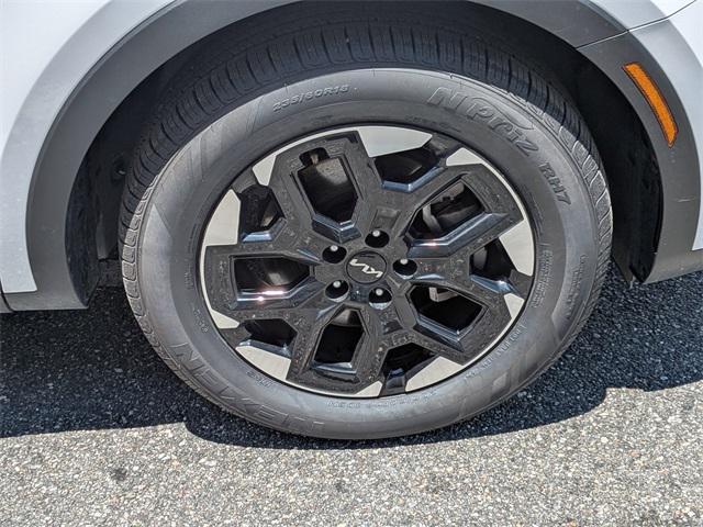 used 2024 Kia Sorento car, priced at $27,808