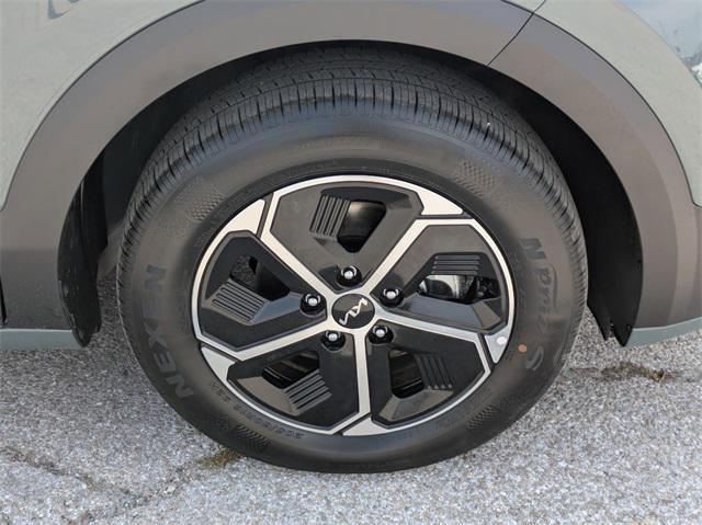 new 2025 Kia Niro car, priced at $29,718