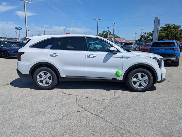 new 2025 Kia Sorento car, priced at $31,195