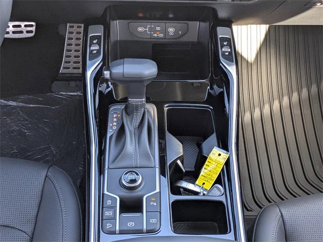 new 2025 Kia Sorento car, priced at $39,026
