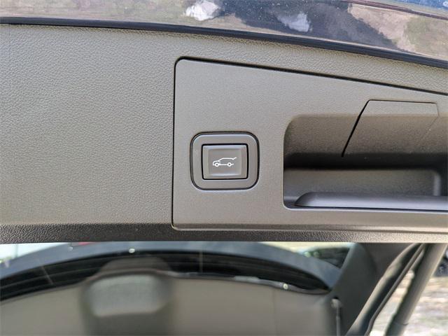 used 2020 Cadillac XT4 car, priced at $21,746
