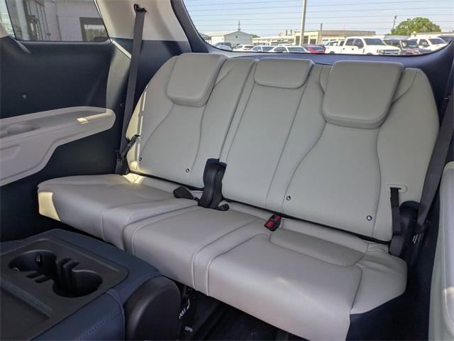new 2025 Kia Carnival car, priced at $40,990