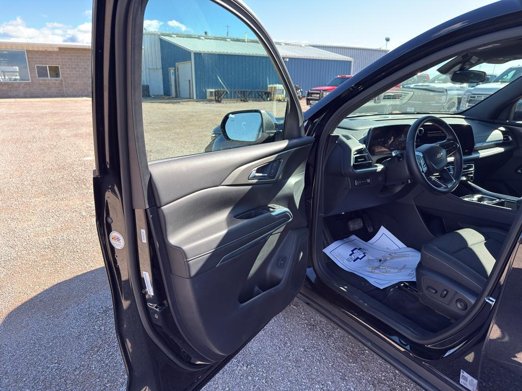 used 2025 Chevrolet Traverse car