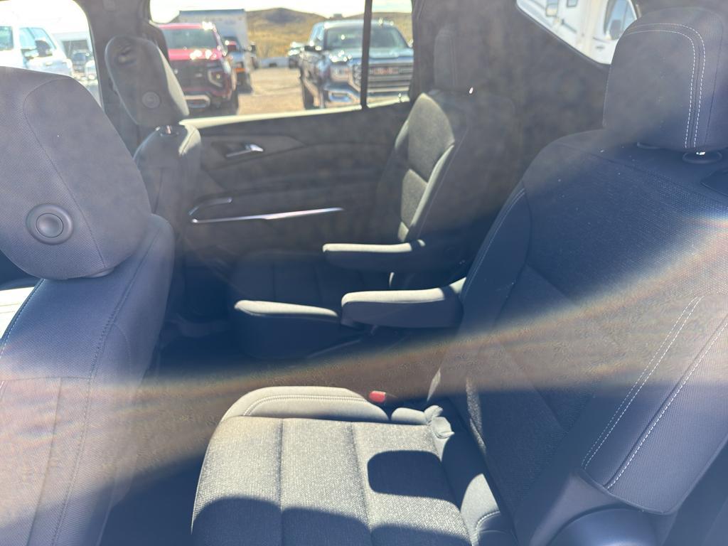 used 2025 Chevrolet Traverse car