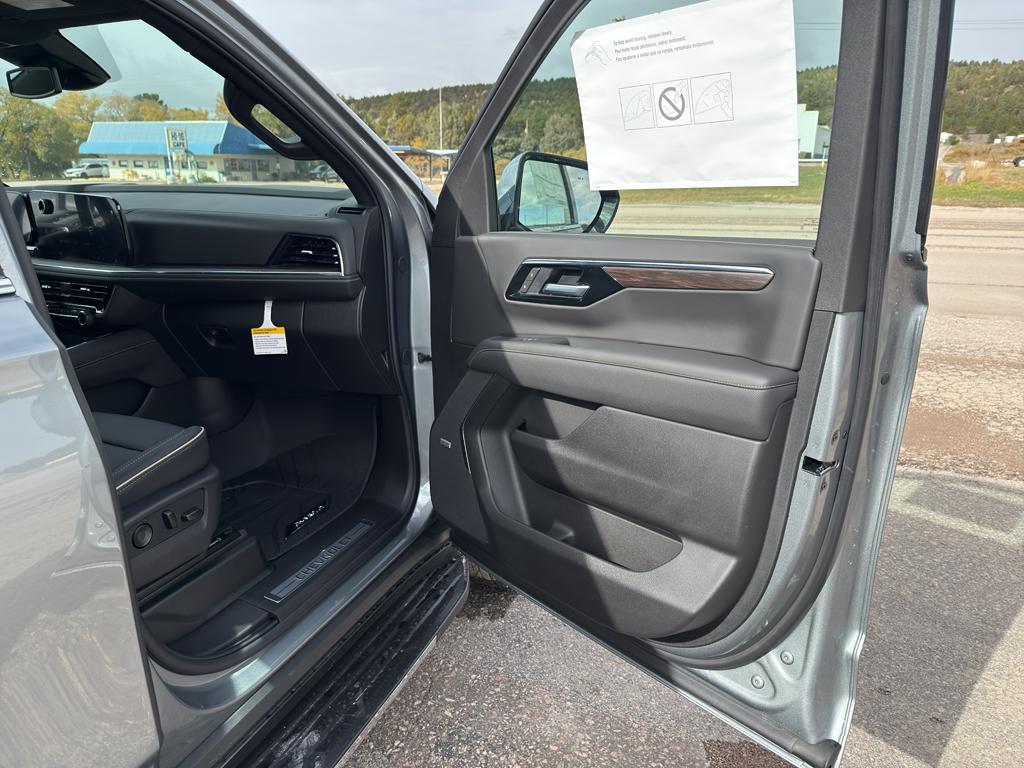 new 2026 Chevrolet Suburban car, priced at $86,680